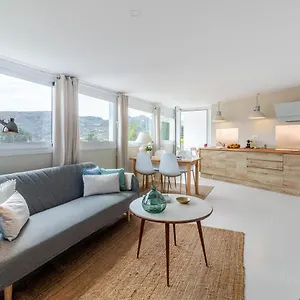 Window Apartment